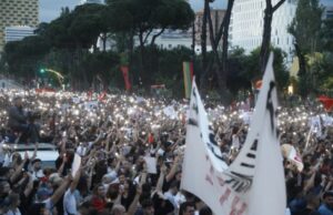 La voce di un popolo: la protesta per Zvërnec e il richiamo alla libertà